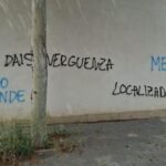 "Me han pintado la casa y reventado la puerta. Hay niños dentro de la plantilla que tienen miedo"